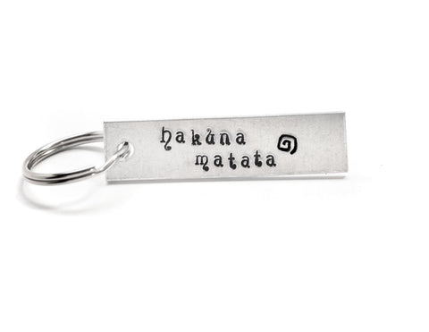 Hakuna Matata - Aluminum Handstamped Keychain w/ Swirl