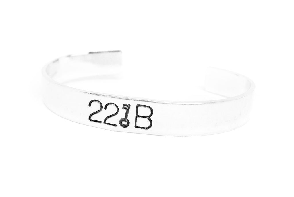 221B - [Sherlock Holmes] Aluminum Handstamped 1/2" Bracelet with Key Design